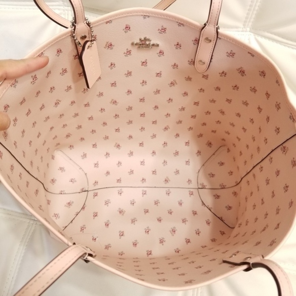 🚫SOLD🚫NWT COACH REV CITY TOTE & WRISTLET SET - Picture 3 of 8